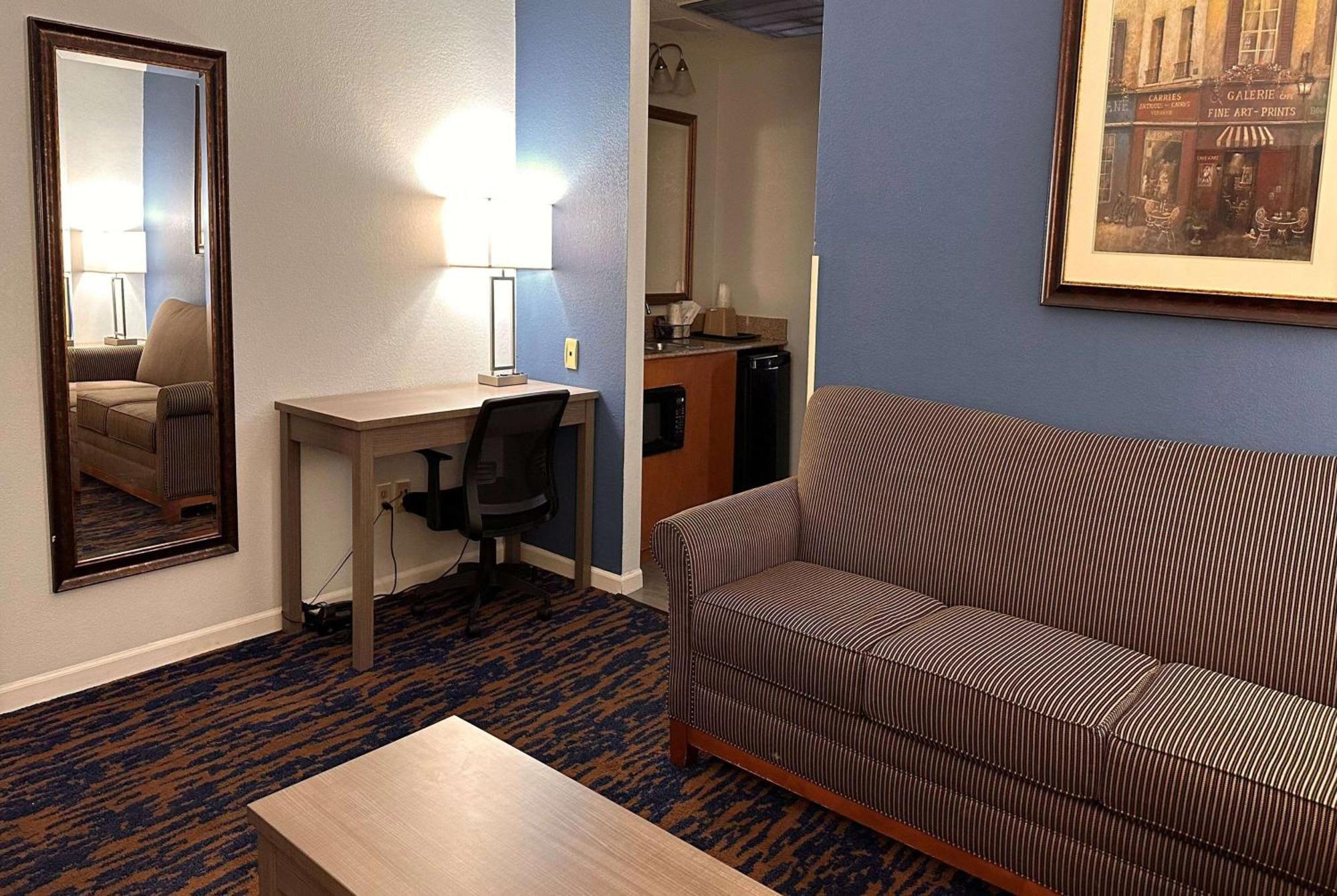 Baymont By Wyndham Indianapolis Northwest Hotel Exterior photo