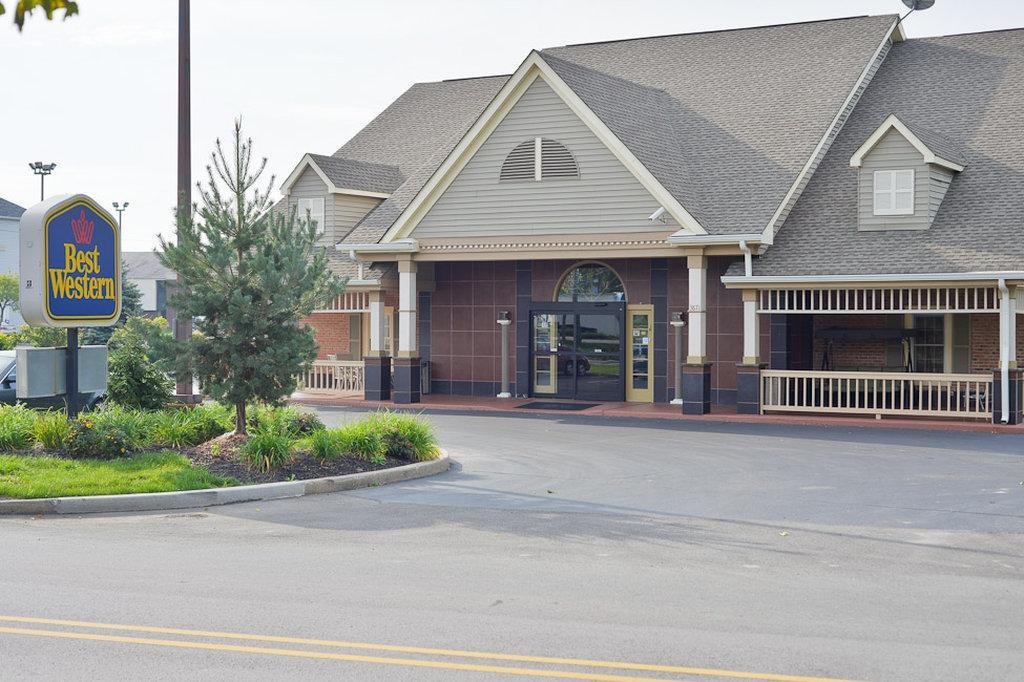 Baymont By Wyndham Indianapolis Northwest Hotel Exterior photo